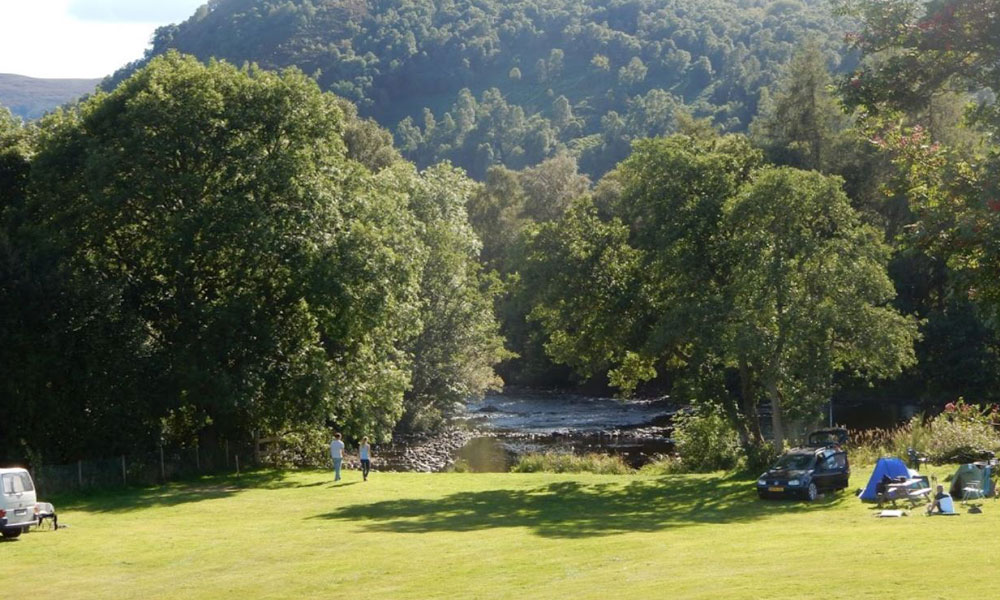 Riverside Chalet & Caravan Park